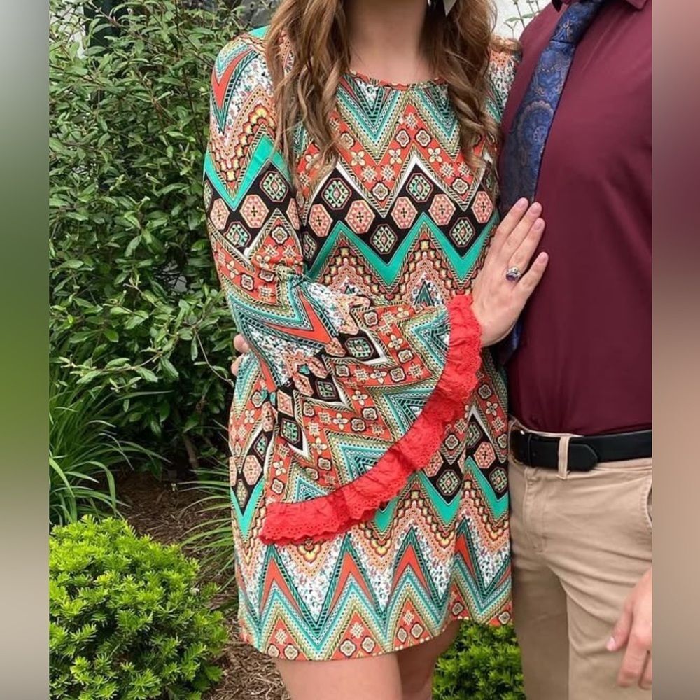 Vibrant Zigzag Patterned dress Size S Flared Sleeve